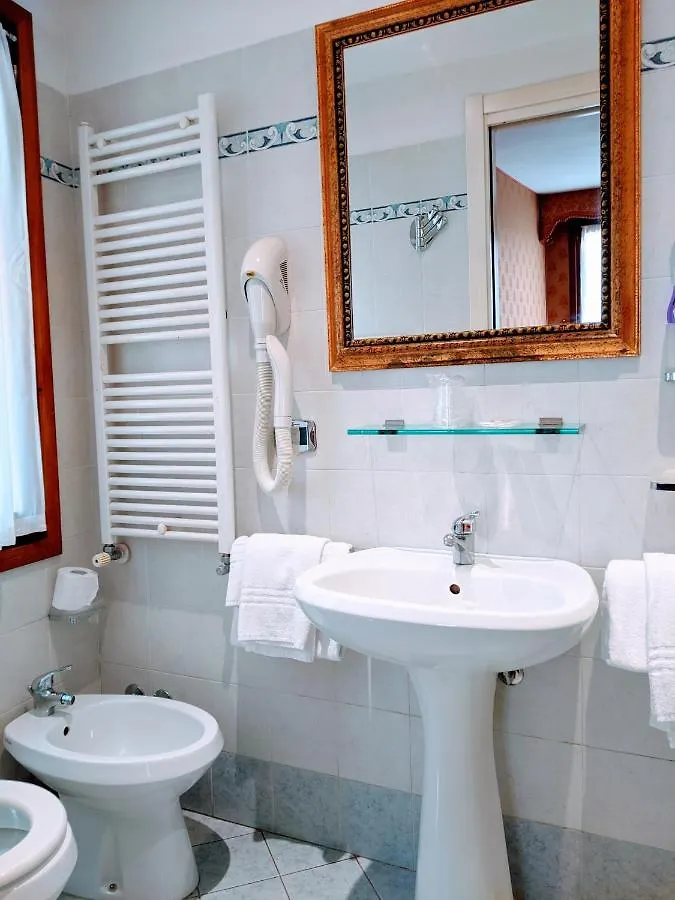 Ca' San Vio Bed and Breakfast Venecia 3*,