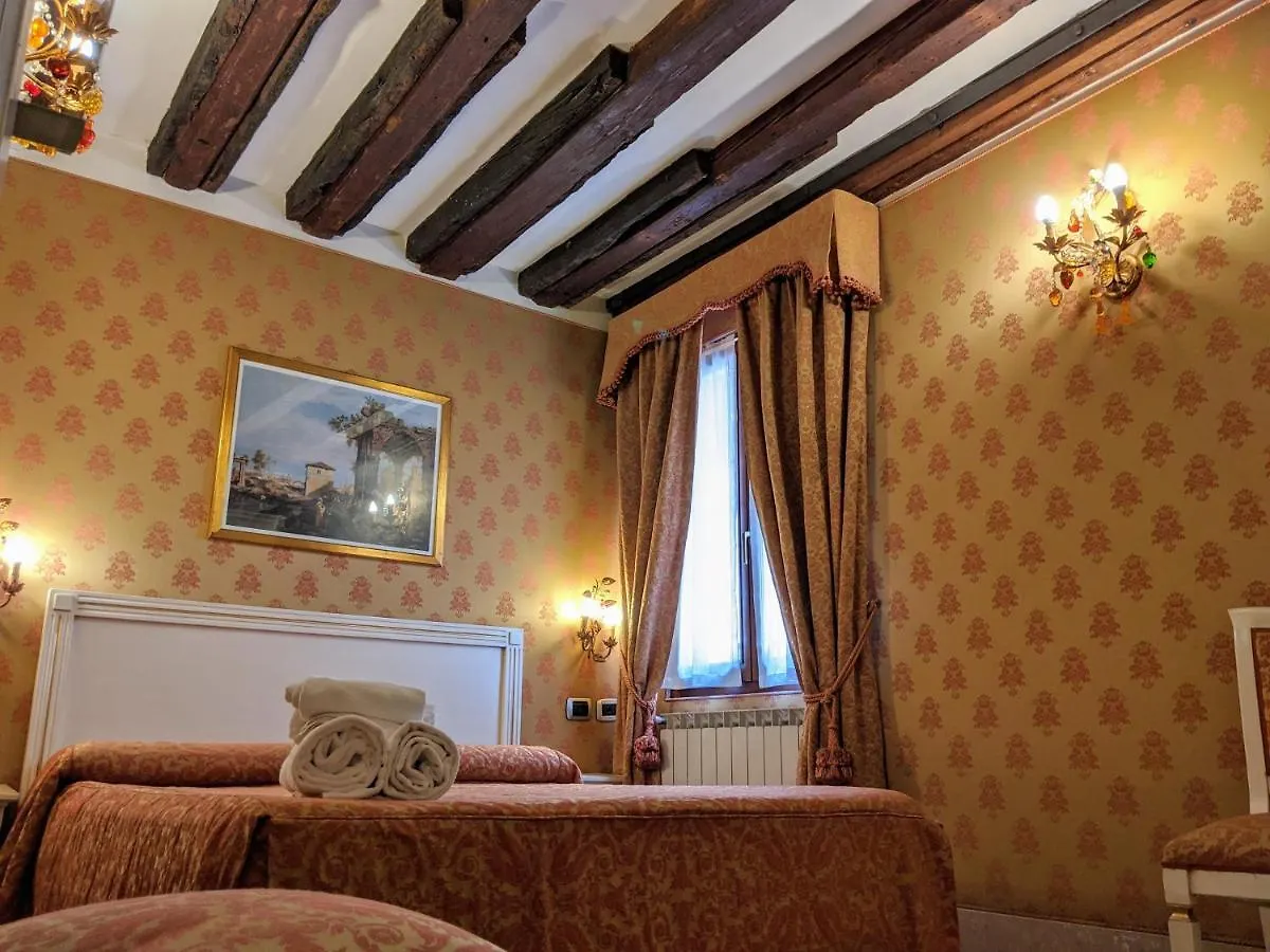 Ca' San Vio Bed and Breakfast Venecia 3*,  Italia